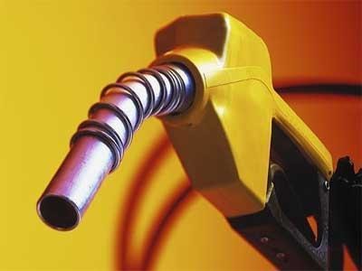 कच्च्या तेलाच्या दरात घसरण...पेट्रोलचे दर ८० रुपयांवर!