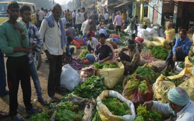 Inflation peaks! Peas Rs. 200 per kg; Vegetable prices skyrocketed