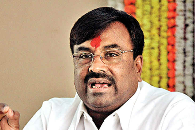 BJP Sudhir mungantiwar criticises Shivsena over relaxing security of opposition leaders