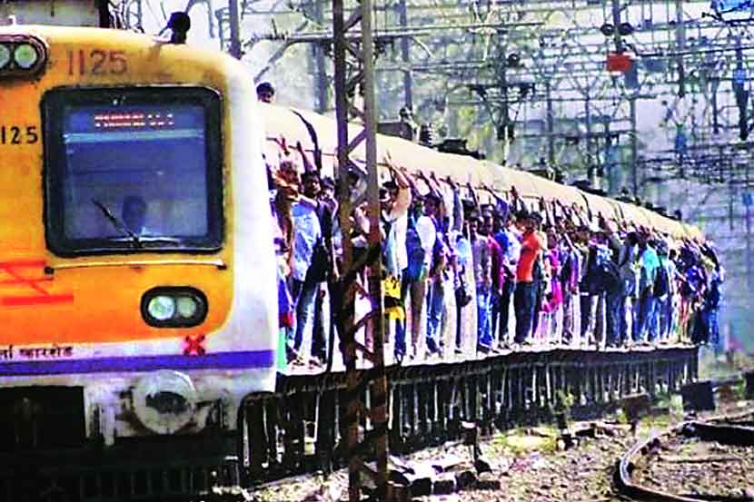 Central Railway 20-25 minutes late on the third day in a row