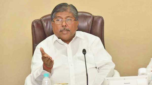 ‘Uddhav Thackeray tarnishes state's reputation by backing tarnished officer’, - Chandrakant Patil