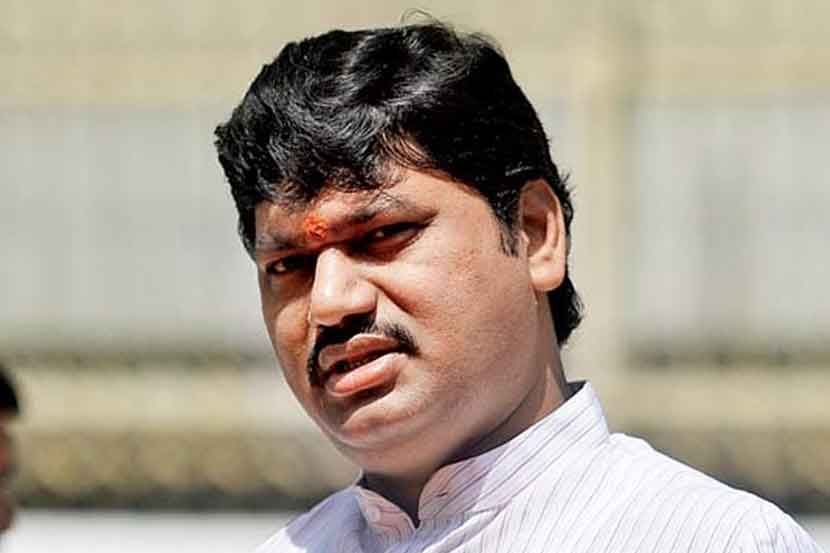 Dhananjay Munde followed the lead religion, the only Shiv Sena corporator to be given the post of Speaker