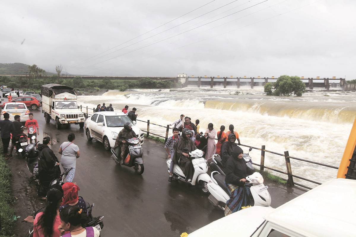 Koyna, the reservoir filled; If the three dams in Pune are 100 percent full, the discharge from the dams in Nashik will also start