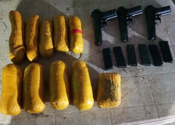 Security forces seize 10 bags of heroin, three pistols and six magazines from two suspects at Pakistan border