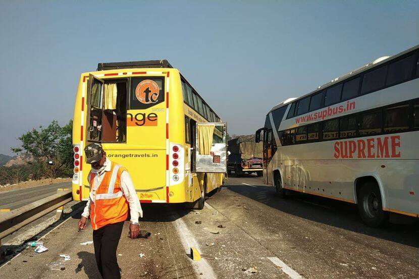 Major private bus accident on Mumbai-Pune Expressway