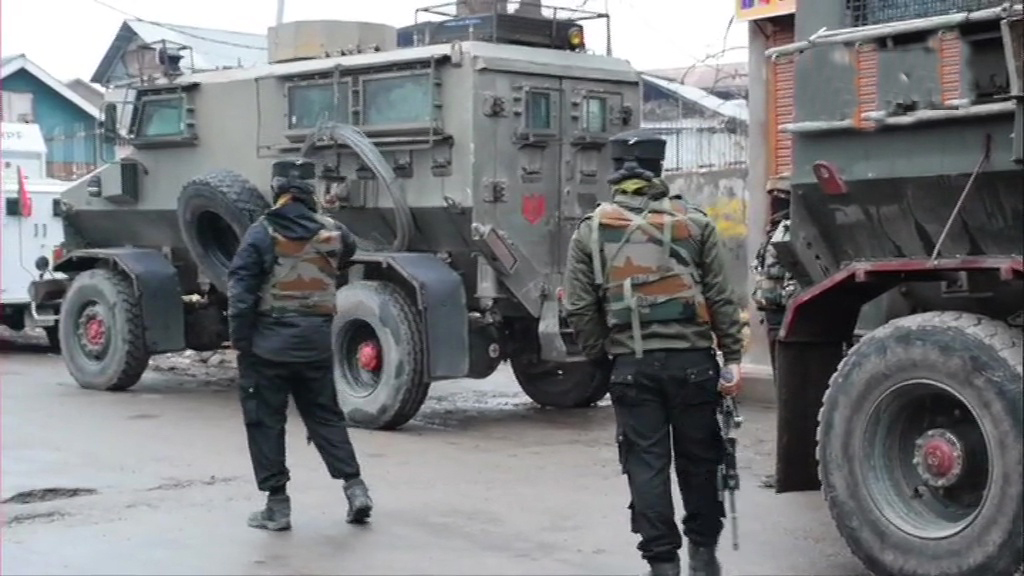 Two terrorists strangled by Indian soldiers in Pulwama