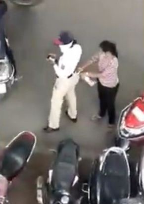 Pimpri Lady traffic police suspended after bribe taking video gone viral