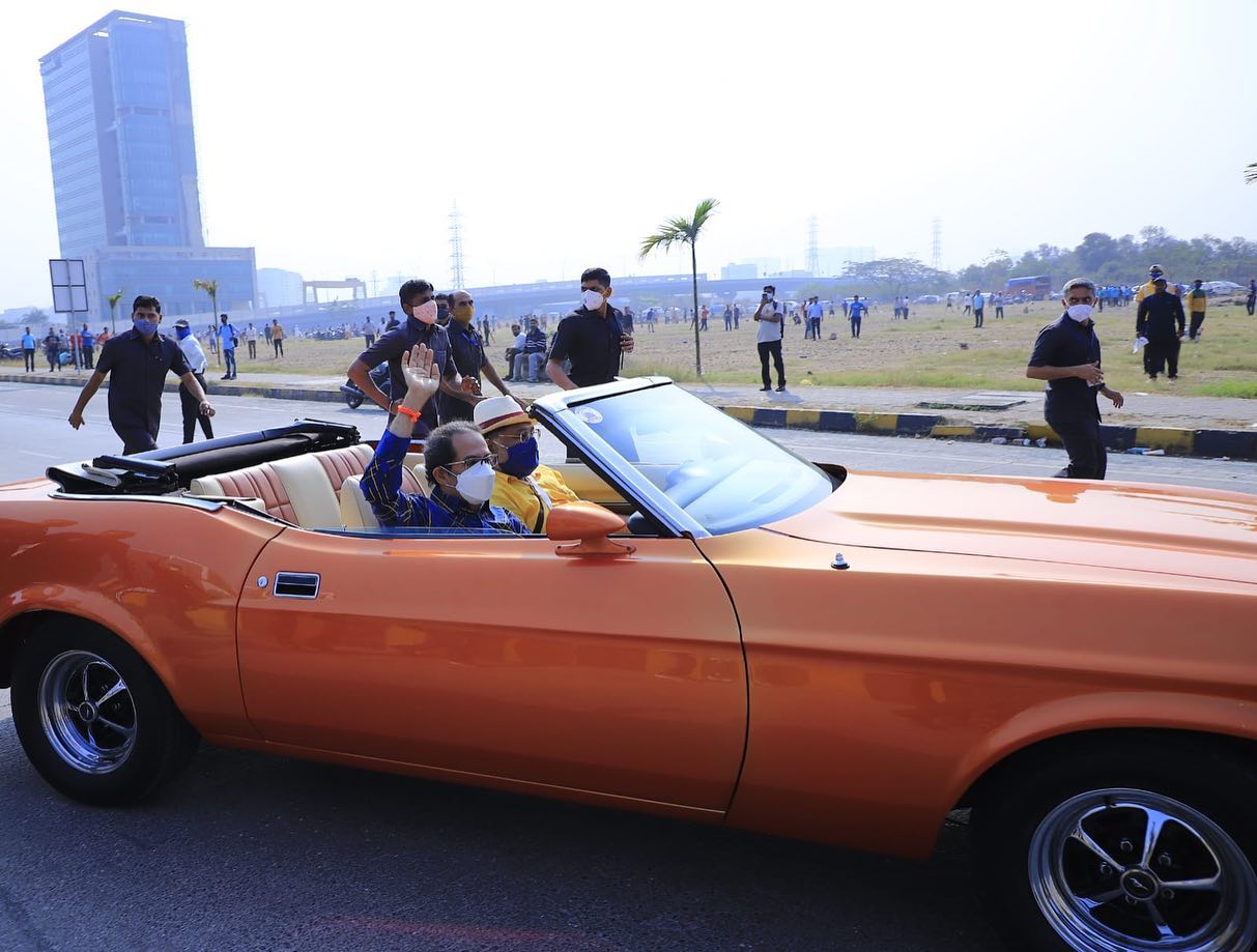 Chief Minister Uddhav Thackeray inaugurated the Vintage Car Rally of Mumbai Festival