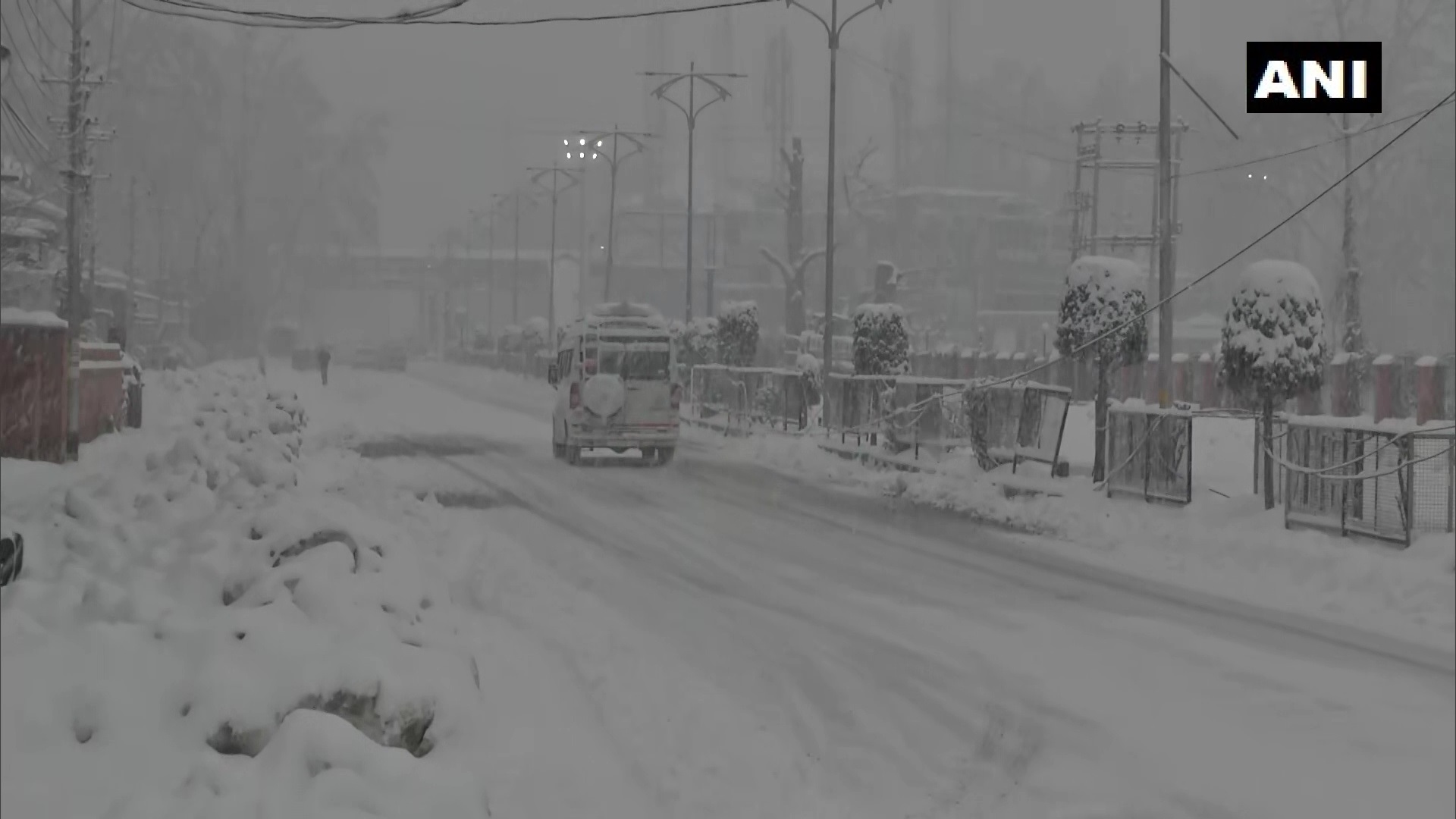Srinagar received heavy snowfall today