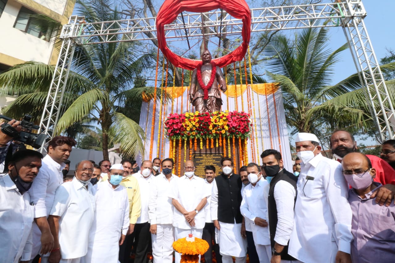 Kolhapur. Statue of Yashwantrao Chavan unveiled
