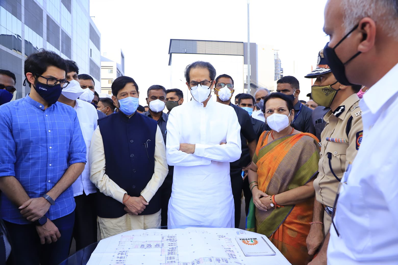 Chief Minister Uddhav Thackeray's visit to Serum Institute; Discussion with Poonawala