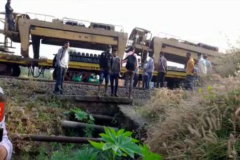 Accident between Ambernath-Badlapur railway station, one killed