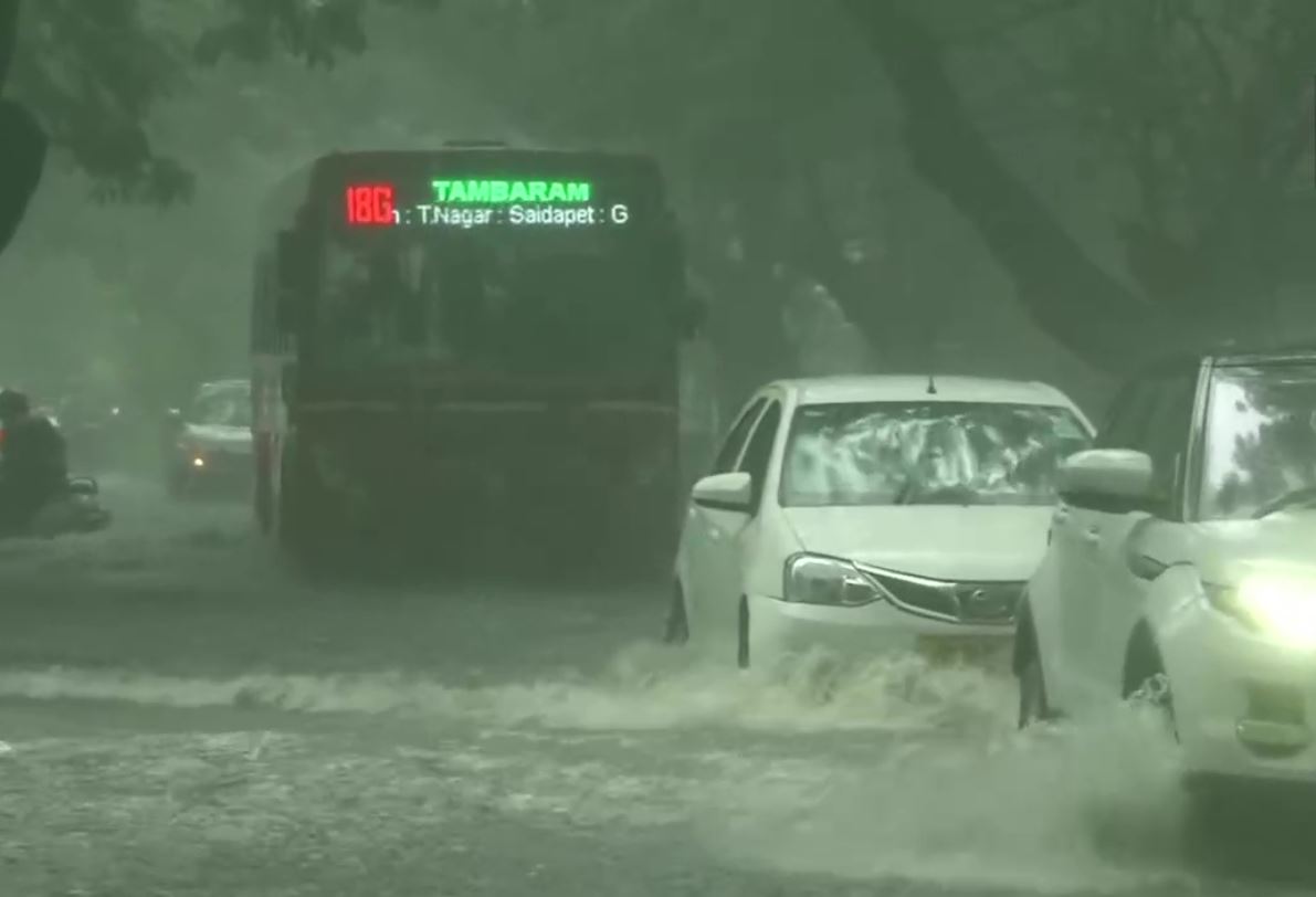 #RainAlert: Water logging due to torrential rains in various parts of Chennai