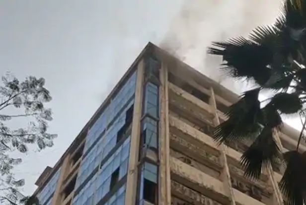 A huge fire broke out in a seven-storey building in Andheri
