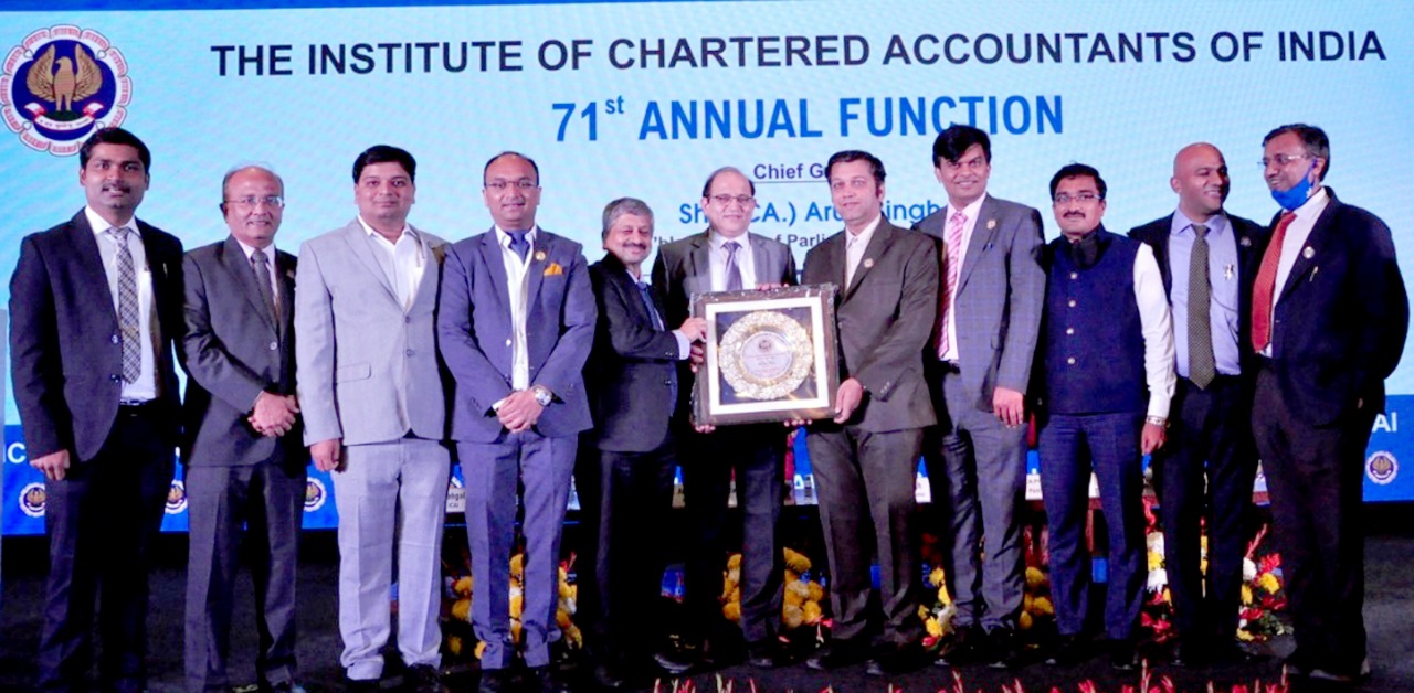 'ICAI' Pune Shakhechi Four Awards