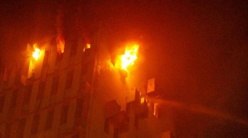 7 killed in Kolkata building fire