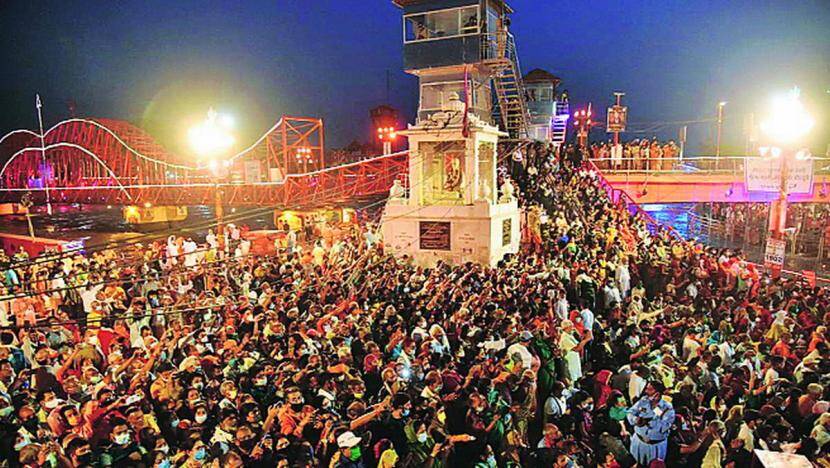 Haridwar Kumbh Mela: Niranjani Akhada announcing the end of Kumbh Mela should apologize!