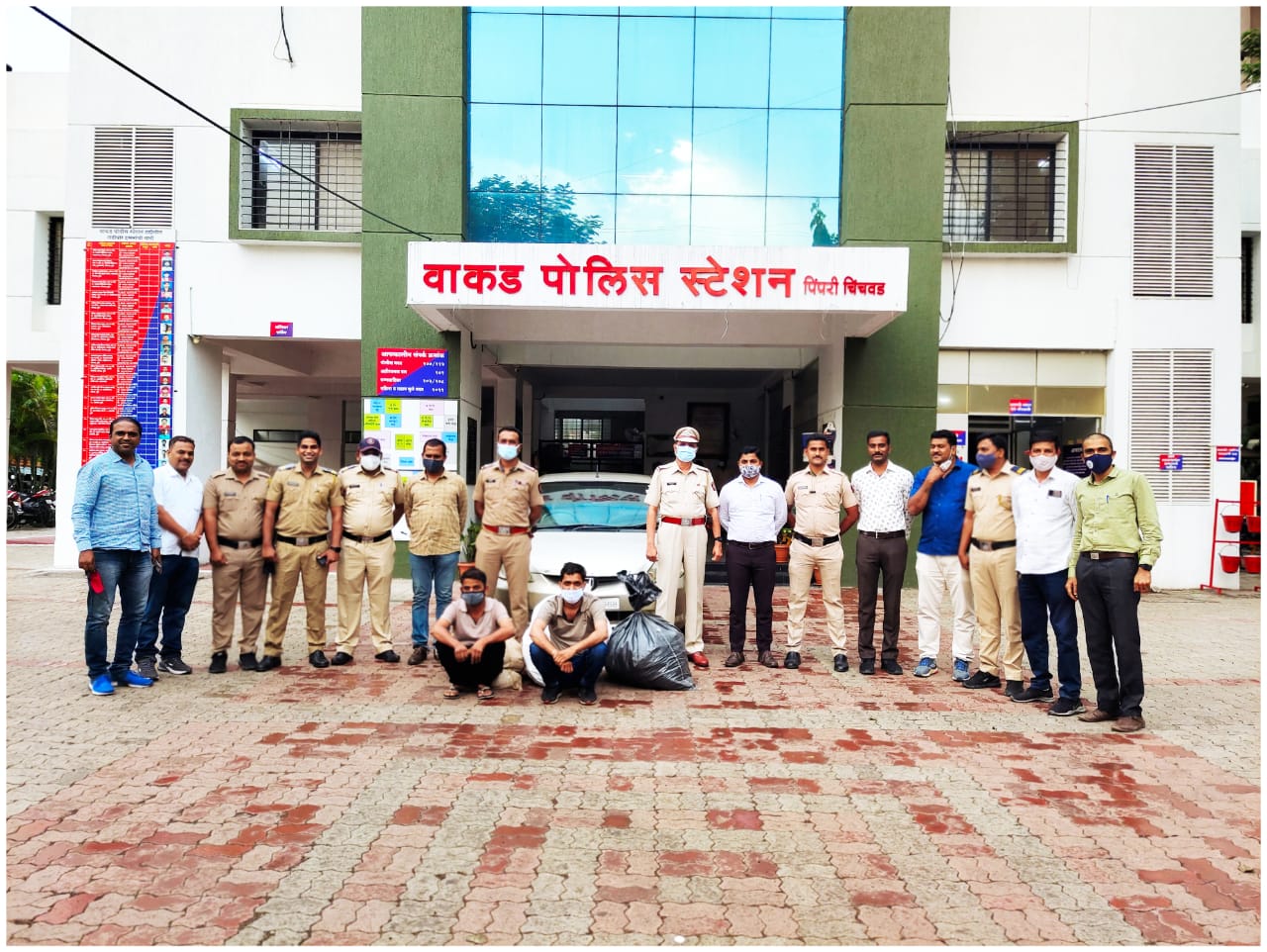 Two arrested in Gutkha transport case in Thergaon; 5 lakh 27 thousand items confiscated
