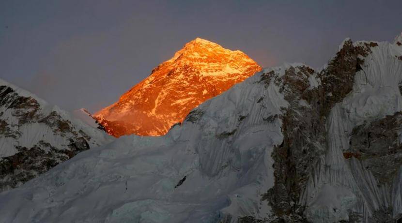 100 infected with coronavirus on Mount Everest !; Government of Nepal refuses after Guide's claim