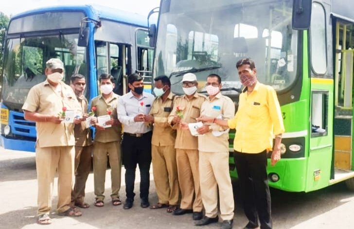 Om Sai Foundation felicitates bus driver and conductor at Pimple Gurav