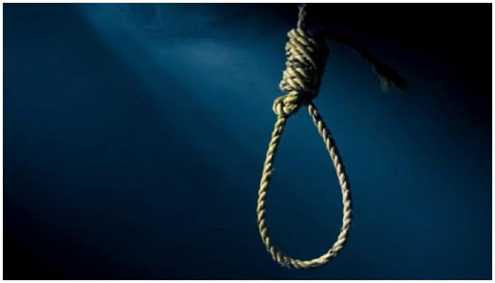 Suicide by strangling a young man for defamation