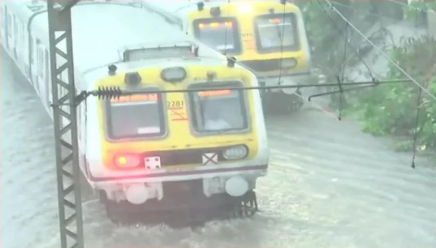 Torrential rains in Mumbai; Local service disrupted