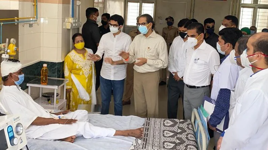 The Chief Minister questioned the injured in the Malad building accident