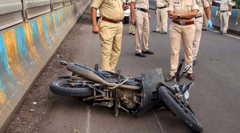 Shocking! Three youths on a two-wheeler were killed on the spot in an unidentified vehicle collision