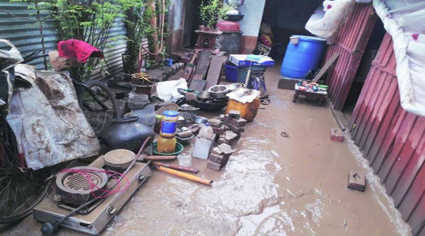 Torrential rains in Parbhani district; Water seeped into houses