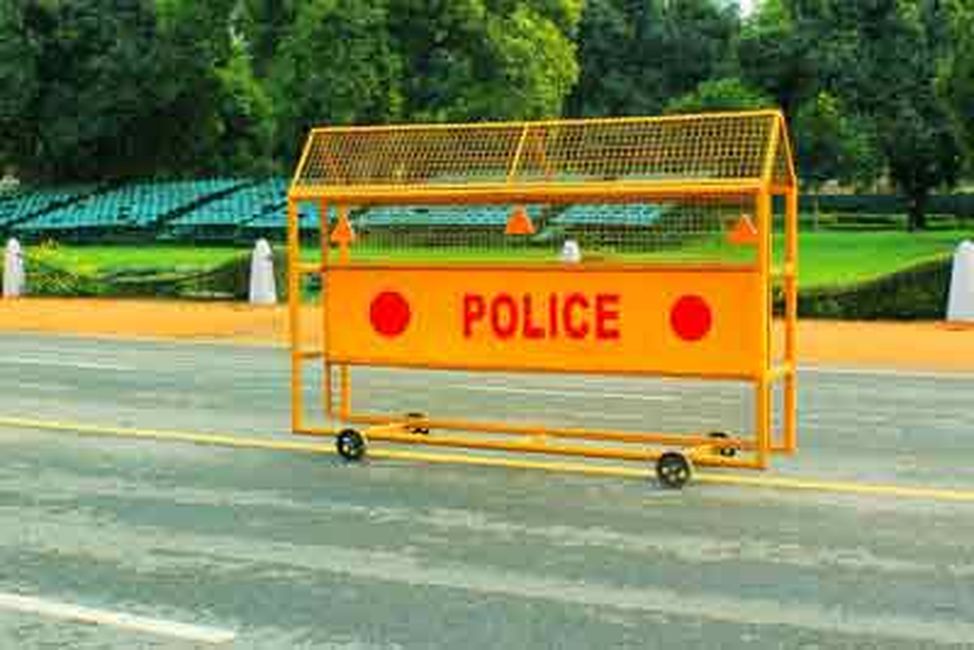 Strict police blockade on roads leading to tourist destinations in Nashik