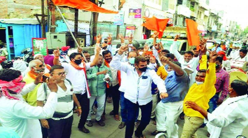 Shiv Sainiks rally in Amravati after High Court verdict