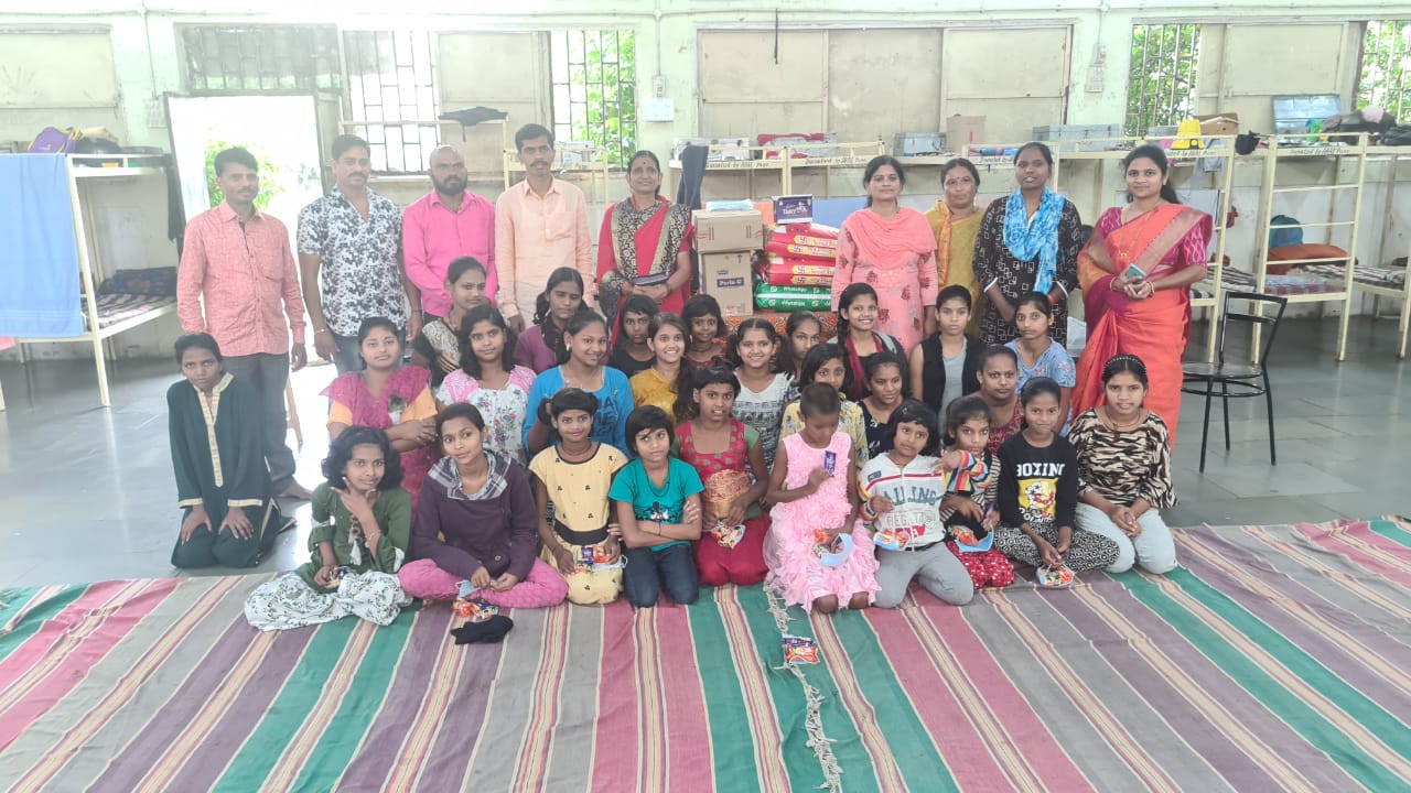 Constructive activities: Fadnavis's birthday brought smiles on the faces of "those" children!