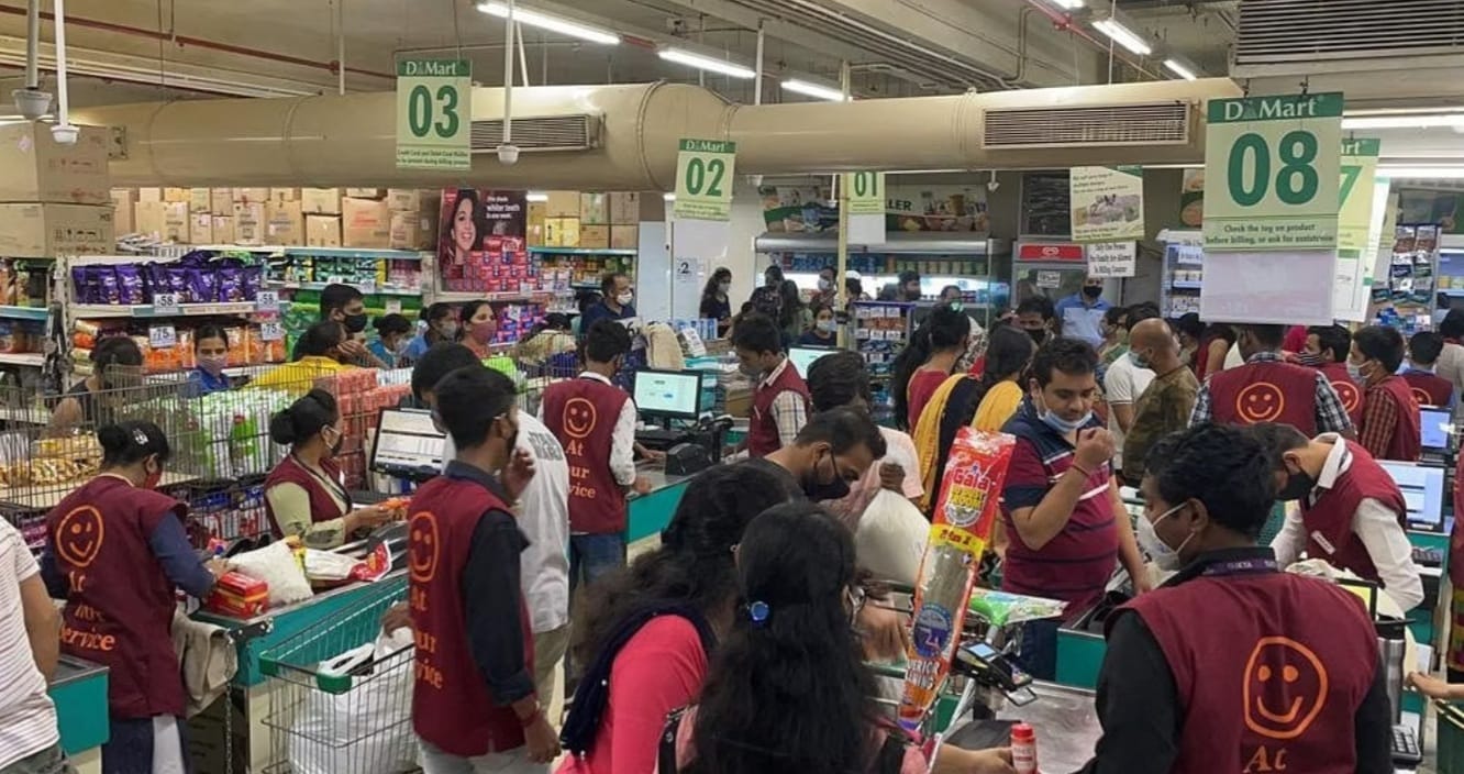 Fourfold crowd of corona rules; Sealed action on ‘De Mart’ in Malad
