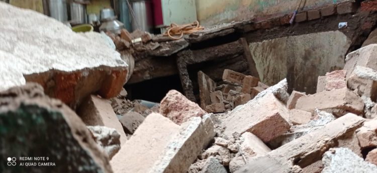 House collapses in Phugewadi, 13-year-old girl Pournima Madke rescued
