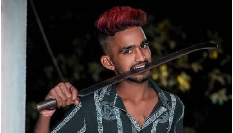 Koyatabhai arrested for holding a machete in his mouth and displaying it on social media
