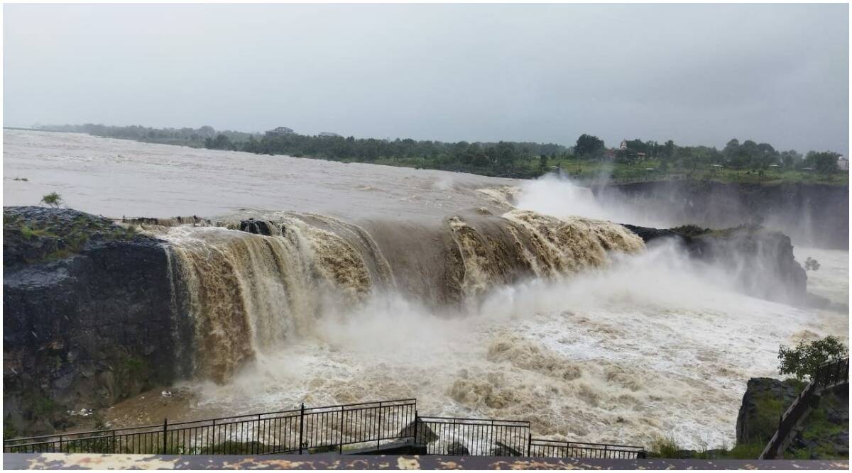 Heavy rains in Marathwada, many villages lost contact!