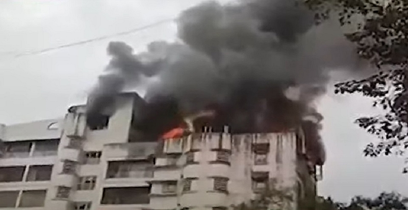 A huge fire broke out on the seventh floor of a building in Borivali