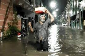 Storm rains in Hyderabad! Both were swept away in the nala
