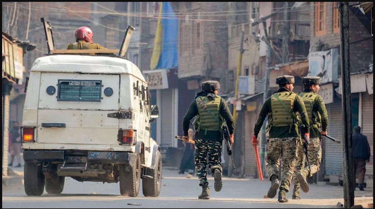 Security forces arrest 570 people in Kashmir; Know the reason