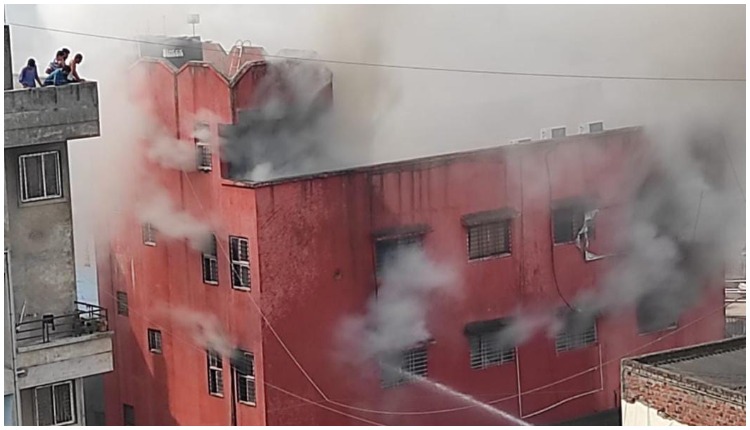 A fire broke out at a finance company office in Thergaon due to a short circuit; A loss of one crore