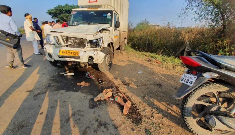 Accident due to tempo intrusion in Dindi near Sate village; 26 Warakaris injured and 2 women Warakaris killed