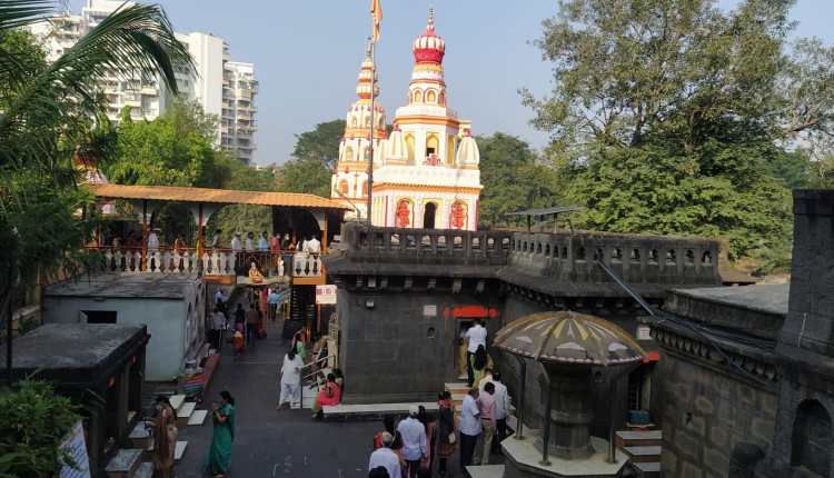 Crowd of devotees at Morya Gosavi temple on the occasion of Angarki Chaturthi, vendors banned