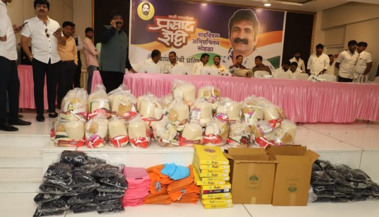 Distribution of essentials on behalf of Prashant Shetty Foundation