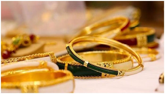 86,000 bangles of a woman who fled under the guise of being a policeman
