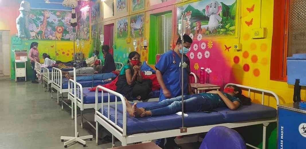 90 girls of Bhor's Navguru Sanstha poisoned after meal