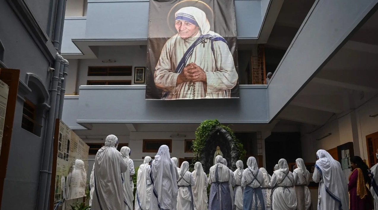Pushing Mother Teresa's trust; Ban on receiving foreign aid funds