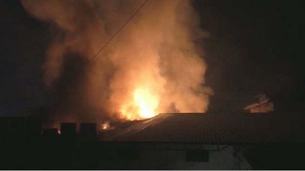 Bhiwandi furniture warehouse on fire, three warehouses burnt down