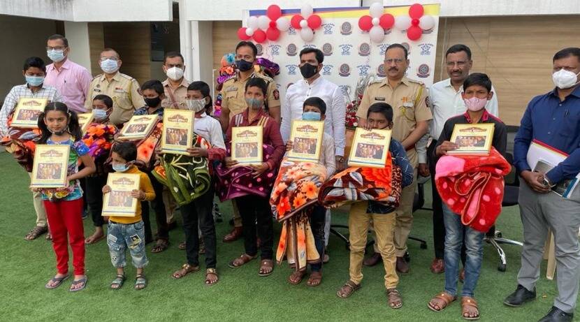 Unique visit of Commissioner of Police Krishna Prakash to orphans on Republic Day; Distribution of books emphasizing the importance of the Constitution