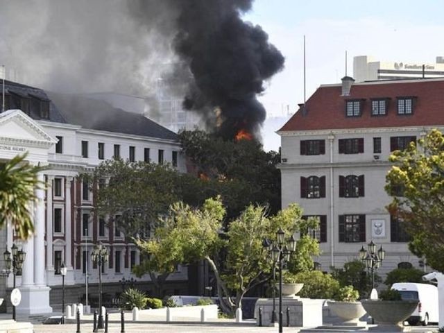 south-africas-parliament-building-burned-to-the-ground