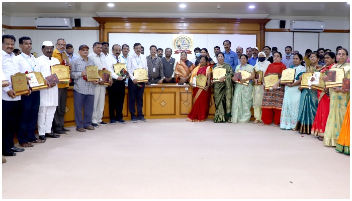 Reception of 76 retired officers and employees of NMC